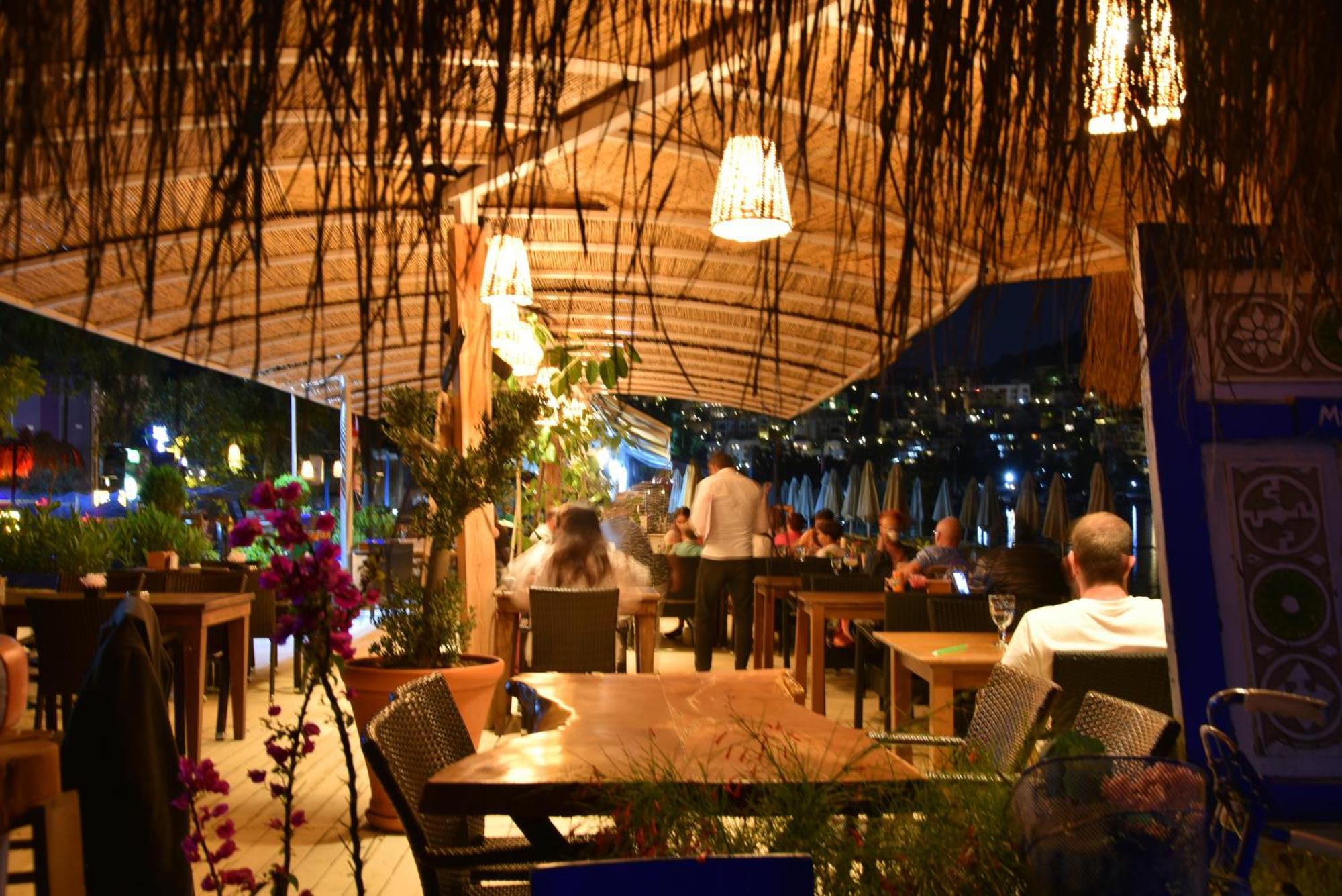 Manuela Hotel Bitez Exterior foto