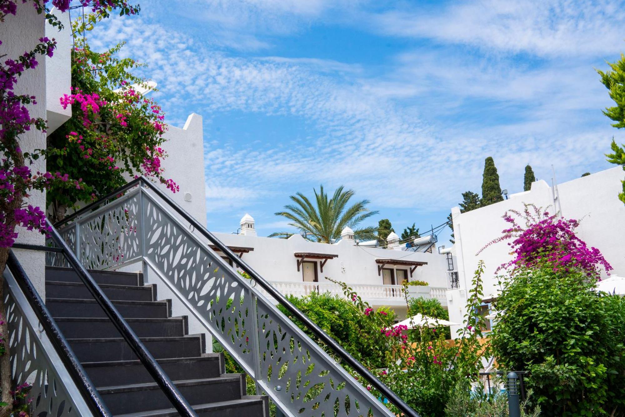 Manuela Hotel Bitez Exterior foto
